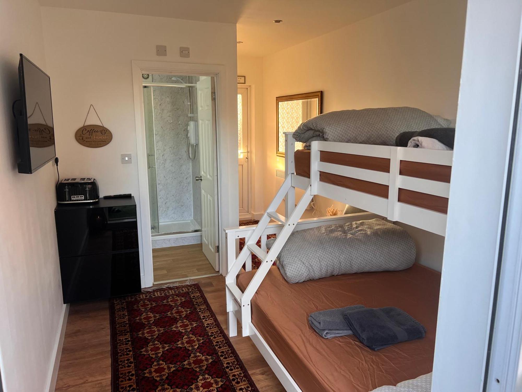 1 Bedroom & Bathroom Dorney Εξωτερικό φωτογραφία