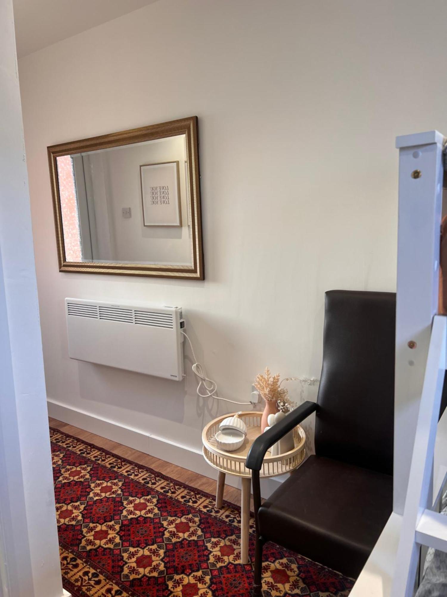 1 Bedroom & Bathroom Dorney Εξωτερικό φωτογραφία
